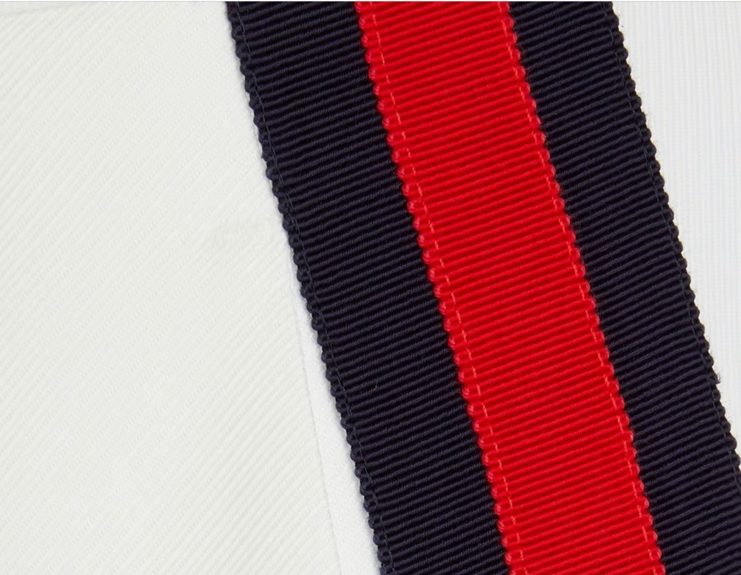 GUCCI 2024 WHITE WITH NAVY & RED STRIPE 5 BUTTON SKIRT NWT Size 42