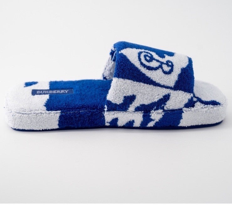 BURBERRY Snug Soft Cotton Towelling Slippers, NWT Size 6.5 runs big