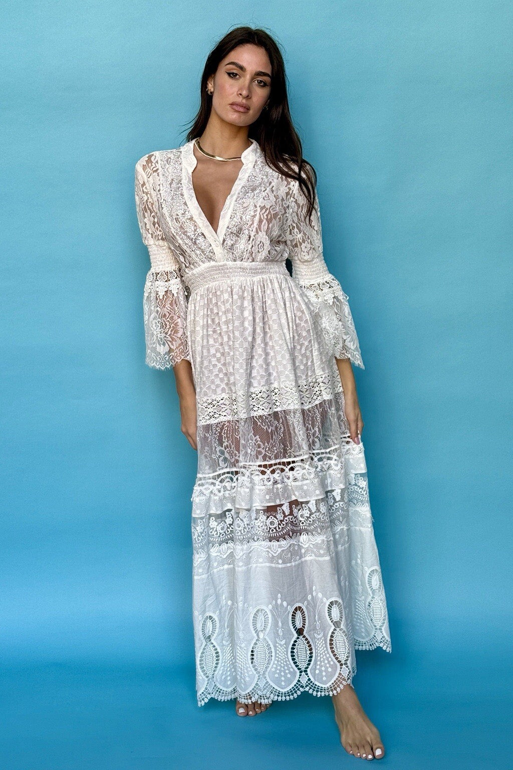 ANTICA SARTORIA LONG LACE V NECK GORGEOUS O/S NWT