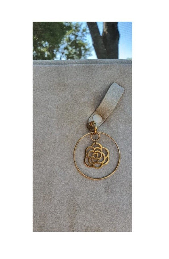 Chanel Camellia 18k Yellow Gold Flower Necklace Total Gold Weight 45.3G