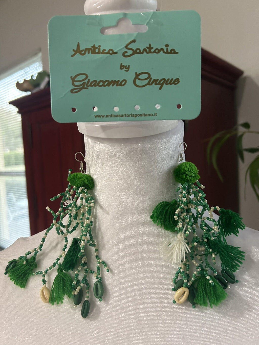ANTICA SARTORIA GREEN AND WHITE BEADED POMPOM NECKLACE NWT