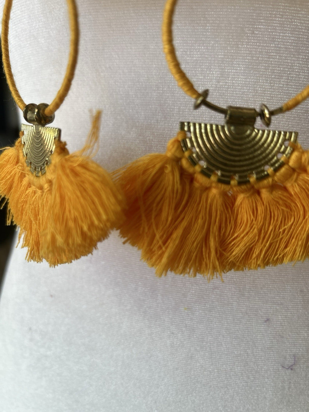 ANTICA SARTORIA HOOP FAN ORANGE PIERCED EARRINGS NWT