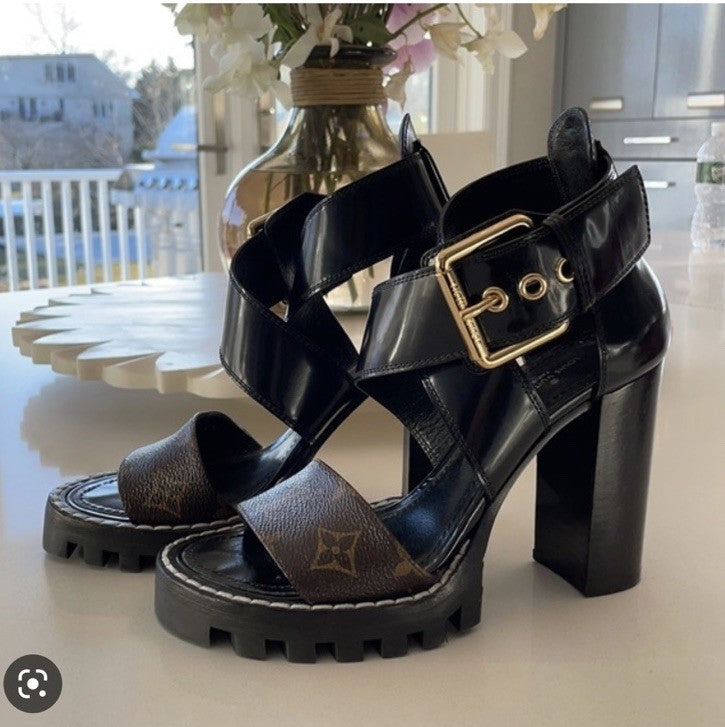 Louis Vuitton Star trail monogram sandals Size 38.5 Excellent Condition