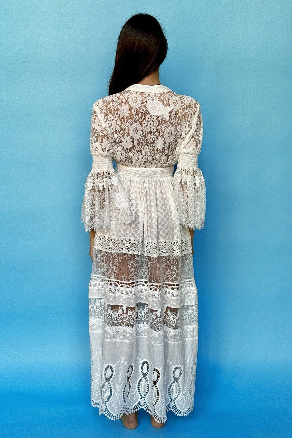 ANTICA SARTORIA LONG LACE V NECK GORGEOUS O/S NWT