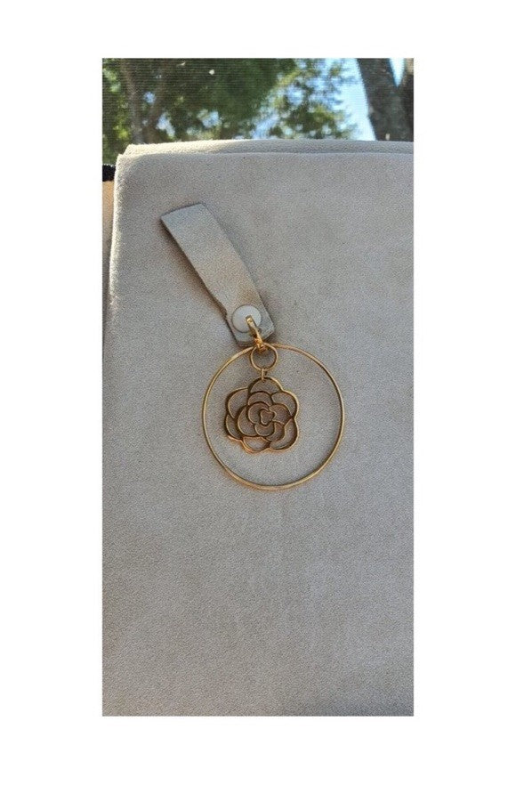 Chanel Camellia 18k Yellow Gold Flower Necklace Total Gold Weight 45.3G