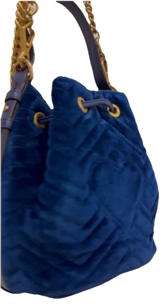 Gucci Navy Velvet bucket Bag with Gold Details Crossbody detachable Chain
