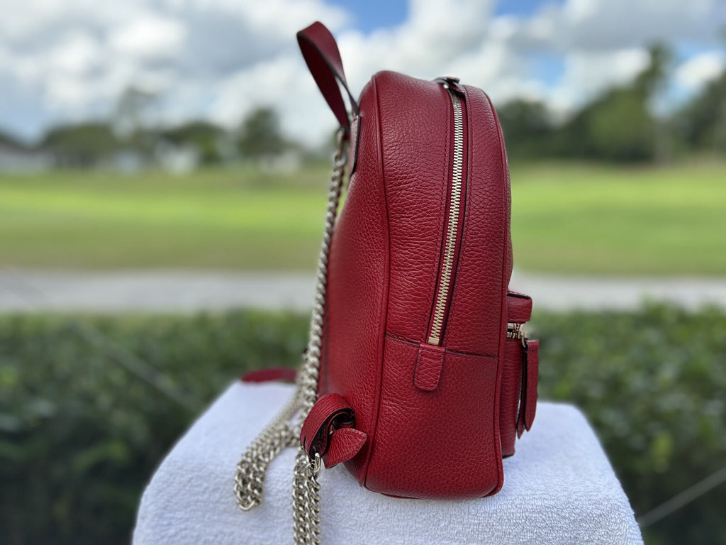 GUCCI  GG SOHO RED PEBBLED CALFSKIN LEATHER CHAIN BACKPACK BAG