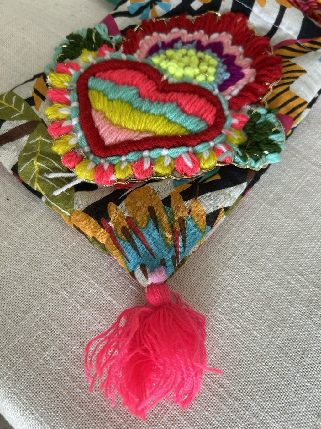 ANTICA SARTORIA HEART & POMPOMS CELL PHONE PARTY BEACH PURSE NWT