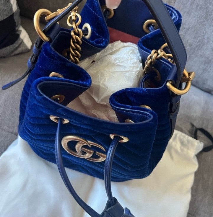 Gucci Navy Velvet bucket Bag with Gold Details Crossbody detachable Chain